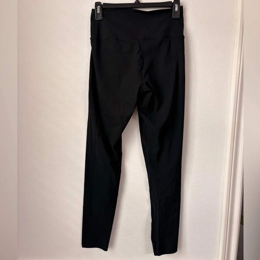 Black High-Waist Leggings - Picture 2 of 2